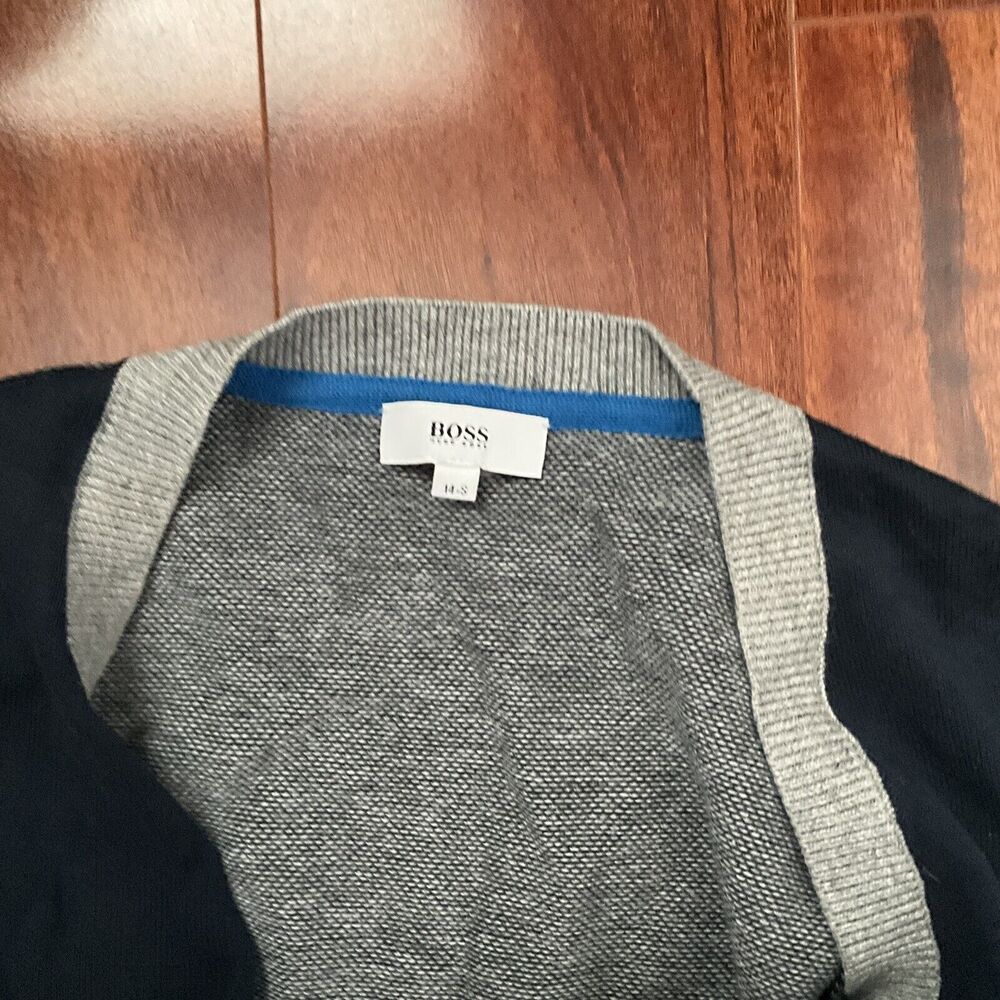 Hugo Boss Boy's Vest Sweater Cardigan Black And Gray Size 14-S - Picture 2 of 3